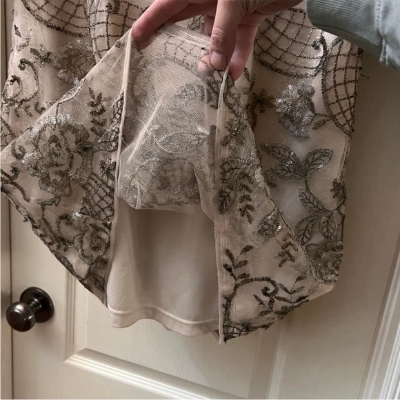 Adrianna Papell bell sleeve beaded sheath cocktail dress in size 8 - Picture 15 of 15